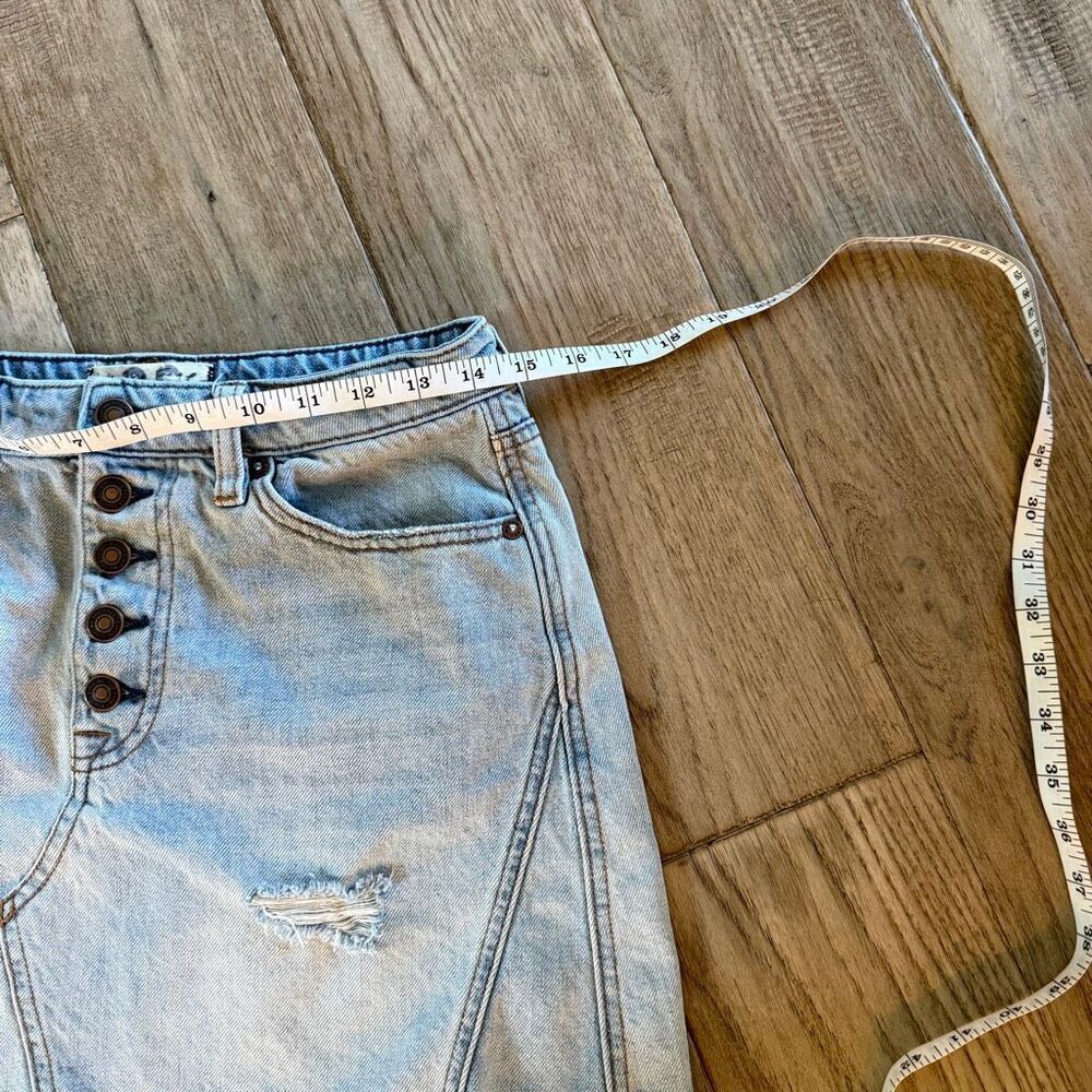 Free People We The Free Distressed Denim Mini Skirt Size 28 - Picture 7 of 10